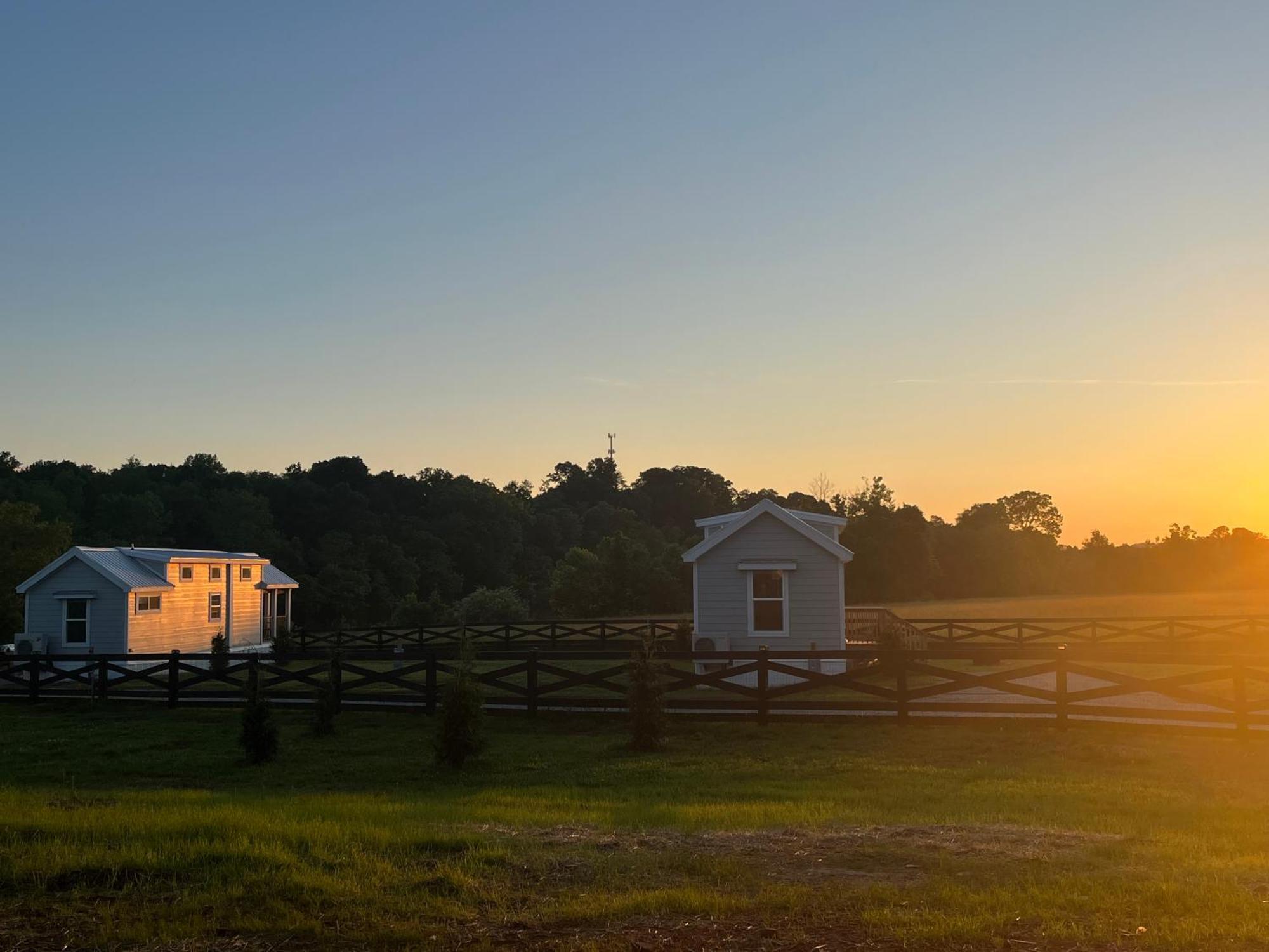 Luxury Riverfront Tiny House- Amazing Views- #111 Strawberry Plains Экстерьер фото